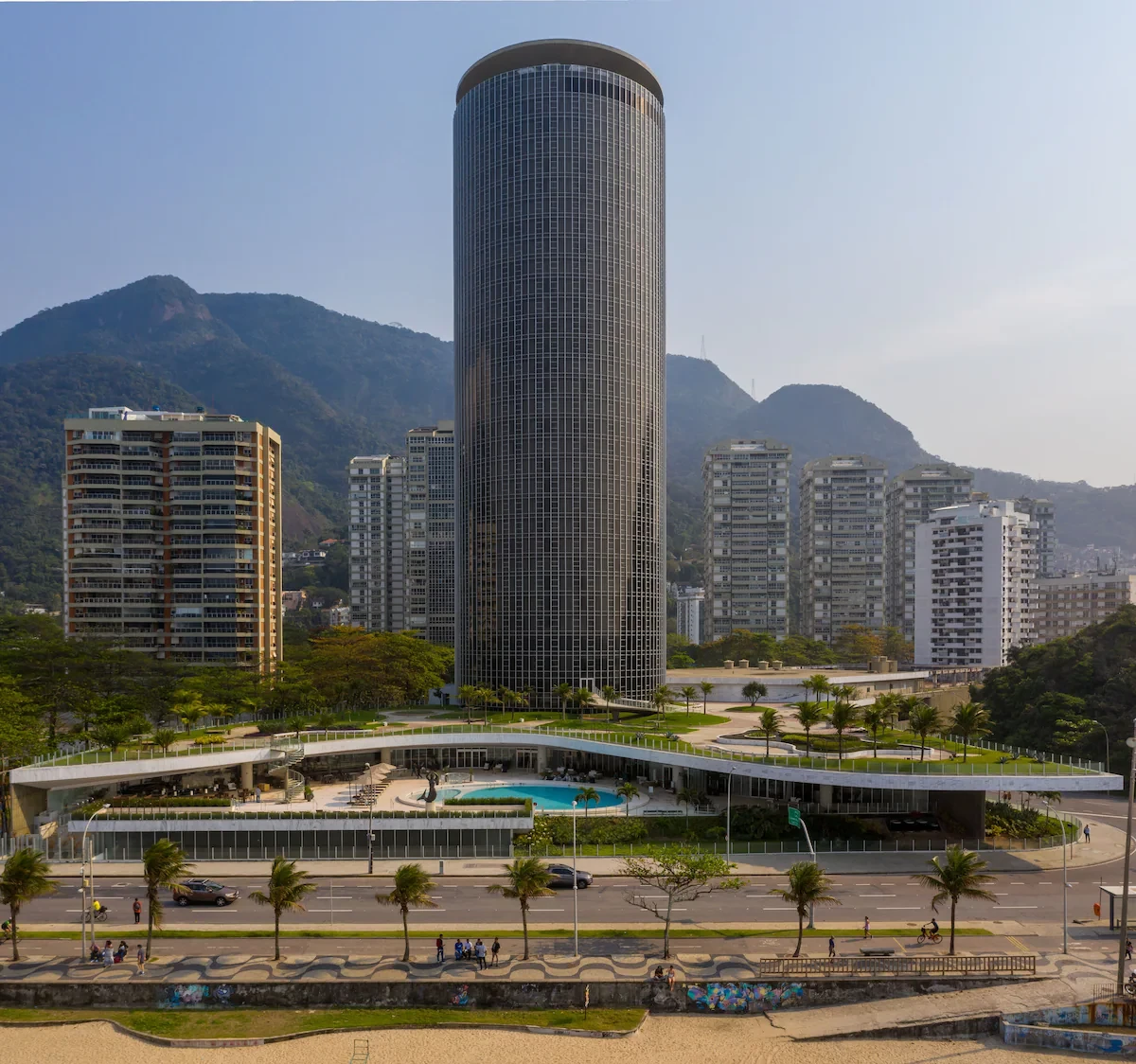 Niemeyer Icon - Rooftop Pool in São Conrado - Image